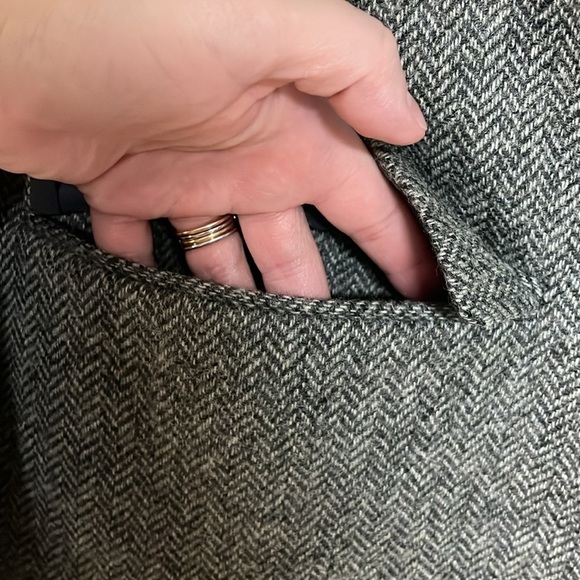 J. Crew size 4 Gray Herringbone Two Button Closure 100% Wool Blazer with Pockets - Picture 4 of 11